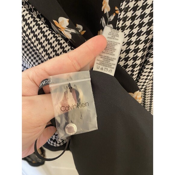 Calvin Klein Sz Large Houndstooth Floral Ruffled Button-Up Top - Picture 6 of 7